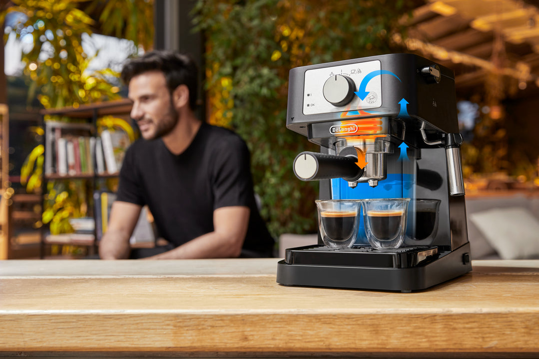 Cafetera Espresso De'Longhi Stilosa EC260BK | Diseño compacto y rendimiento profesional