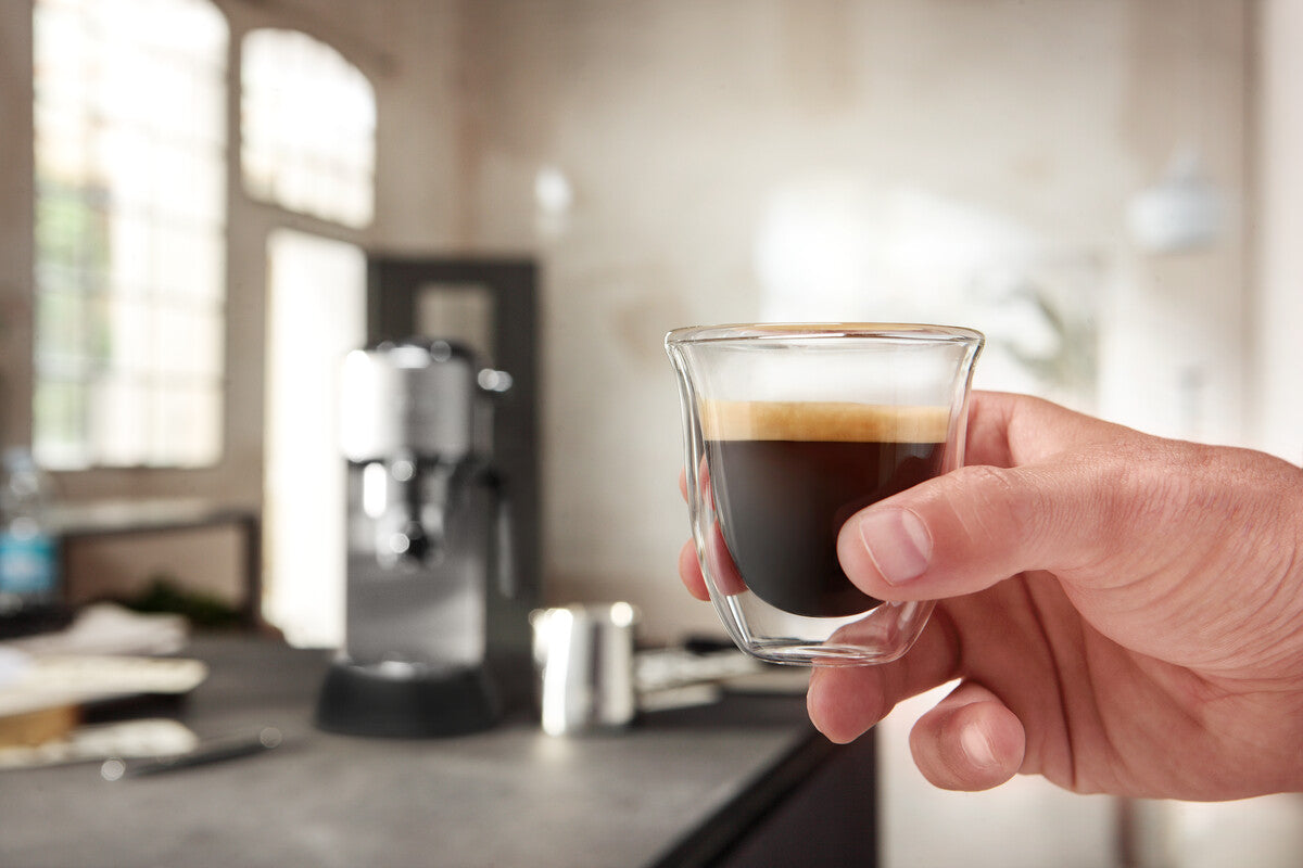 Cafetera Espresso De'Longhi Dedica Arte EC885M | Estilo barista en casa
