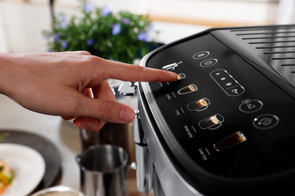 Máquina de Café Automática DeLonghi Magnifica Evo ECAM29043SB con función Over Ice